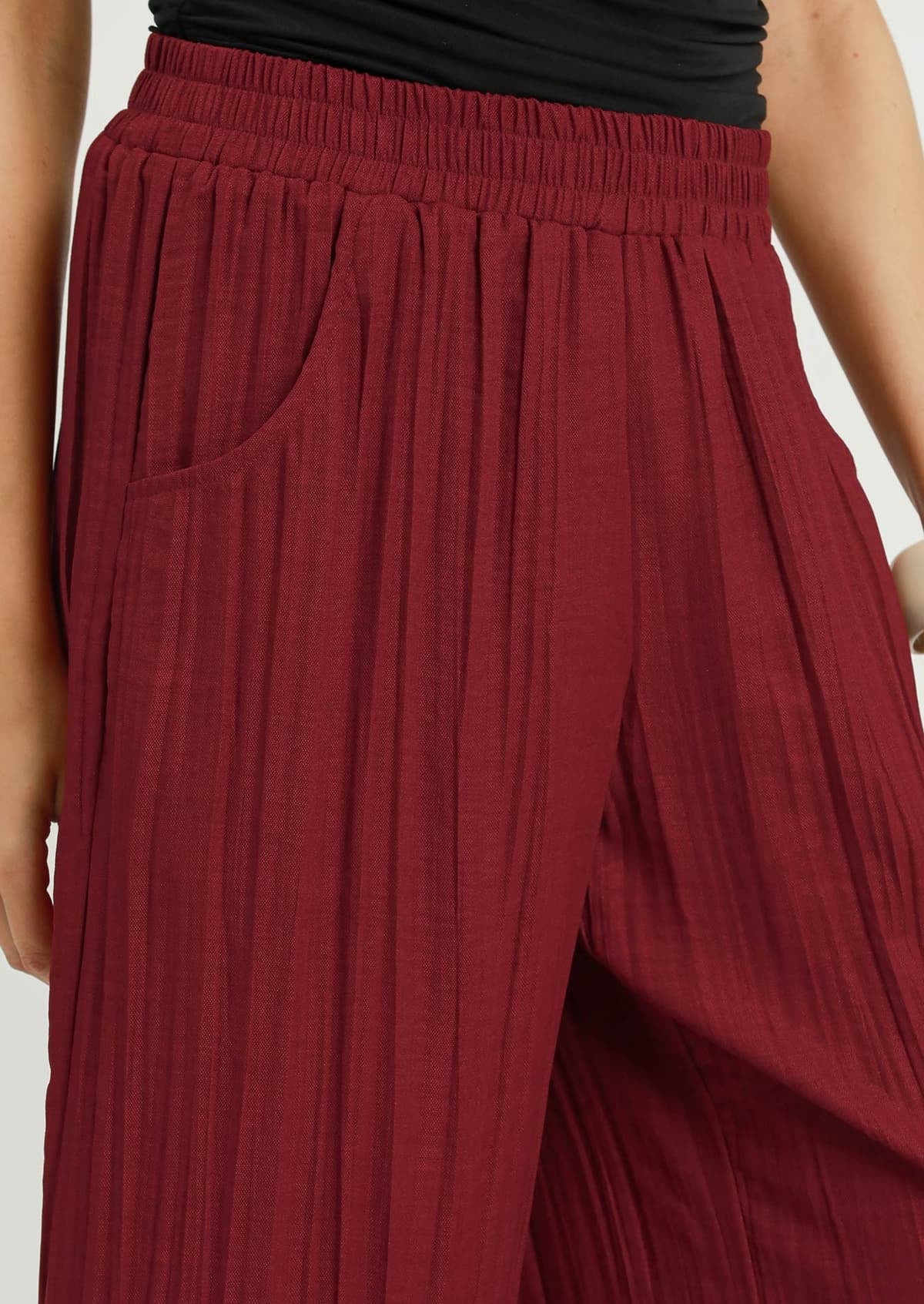 Pleated Pant in Merlot