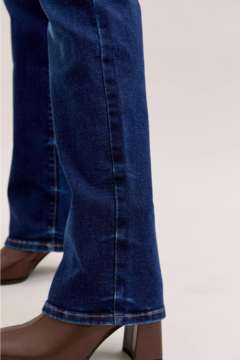 Judy Blue Mid-Rise 30” Straight Denim